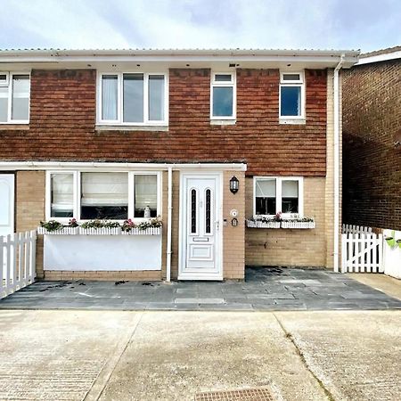 1Min Walk To Beach- Happy Waves- Family Home Camber Bagian luar foto