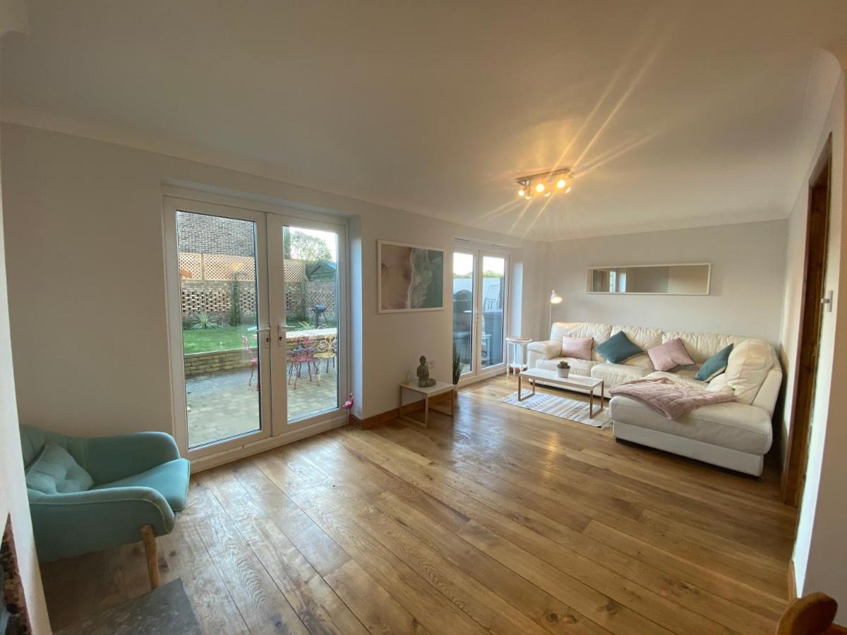 1Min Walk To Beach- Happy Waves- Family Home Camber Bagian luar foto