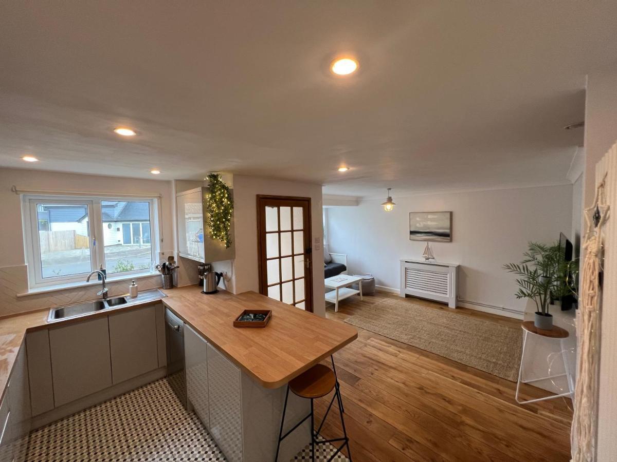 1Min Walk To Beach- Happy Waves- Family Home Camber Bagian luar foto