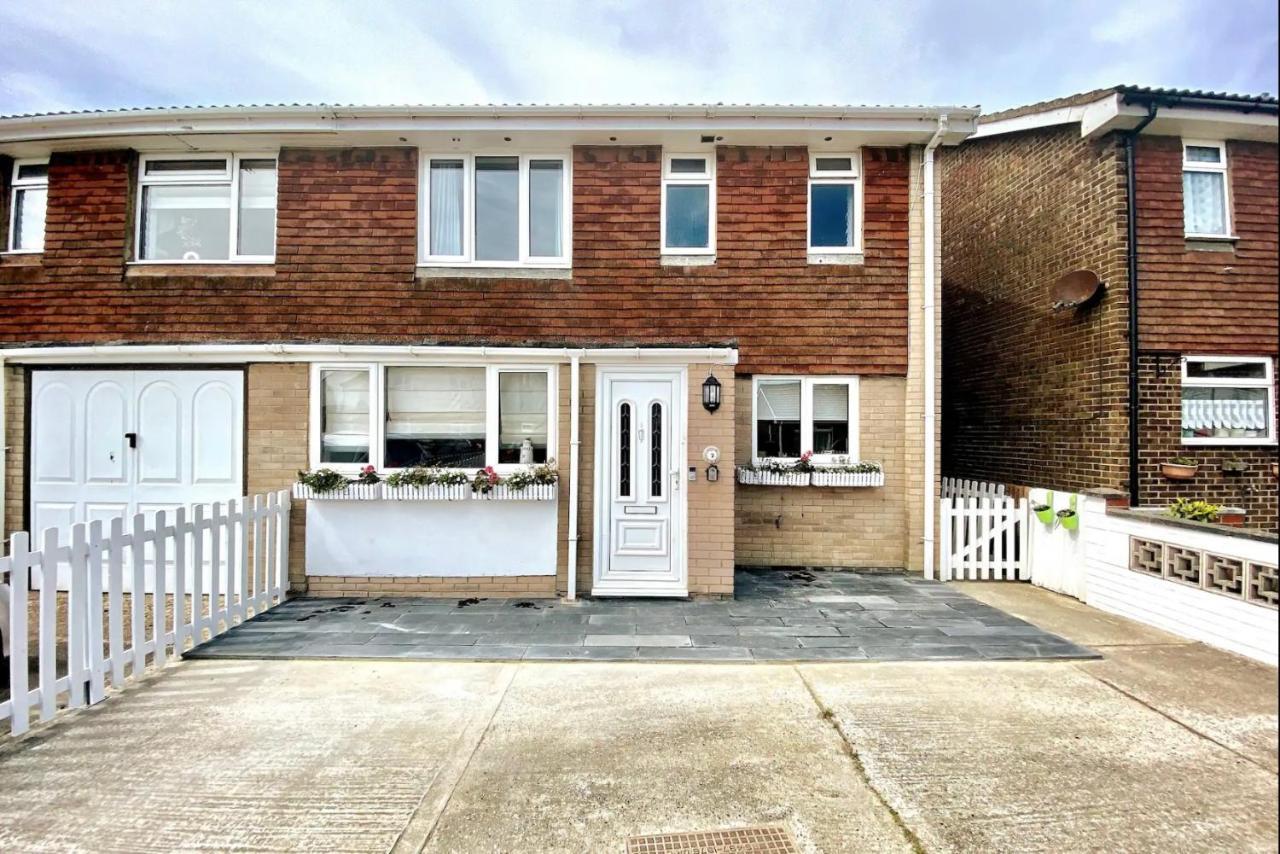 1Min Walk To Beach- Happy Waves- Family Home Camber Bagian luar foto