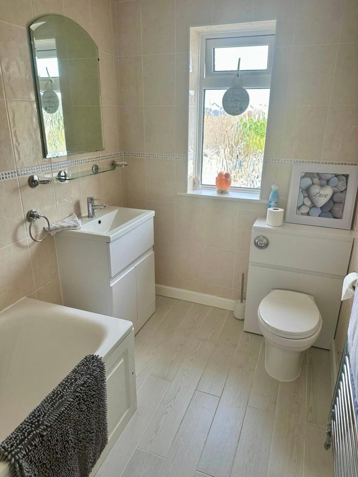 1Min Walk To Beach- Happy Waves- Family Home Camber Bagian luar foto